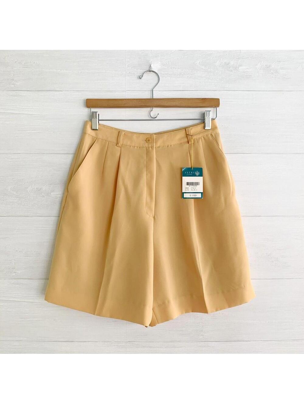 NWT Astra Classic Yellow Pleated High Rise Microfiber Golf Shorts Size 10